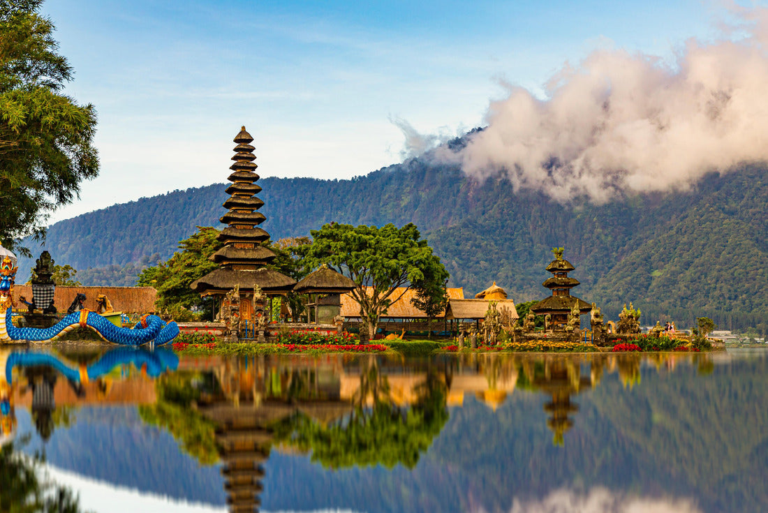 Gorgeous sunset at Pura Ulun Danu Bratan temple in Bali 2000pc Puzzle