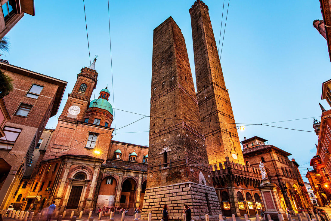 Two famous, falling Bologna towers, Asinelli and Garisenda. Evening view, long exposure. Bologna, Emilia-Romagna, Italy 2000pc Puzzle