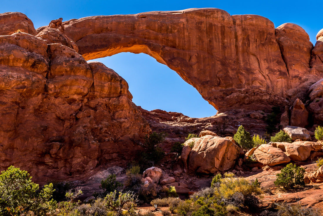 The South Window Arch, one of the many large Sandstone Arches in Arches National Park Utah, United States 2000pc Puzzle