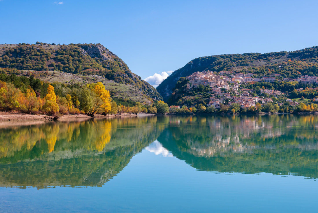 Abruzzo, Lazio and Molise National Park (Italy) - Autumn with foliage in the nature reserve of the mountains, with small towns, Barrea Lake, Camosciara and Val Fondillo landmark 2000pc Puzzle