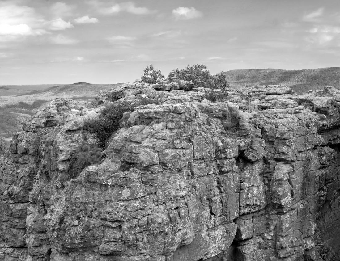 Noah Jigsaw Puzzle Fes, Morocco historical magnificent old capital streets in black white 1000 pieces