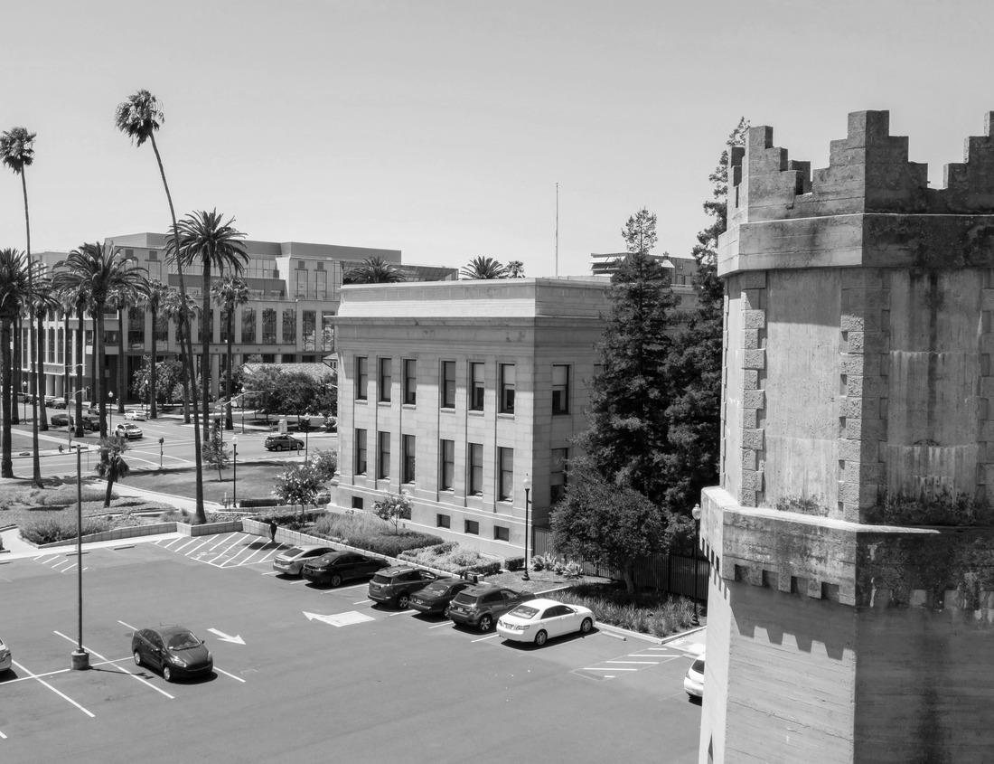 Noah Jigsaw Puzzle Daytime view of historic homes of downtown Benicia, California, USA in black white 1000 pieces