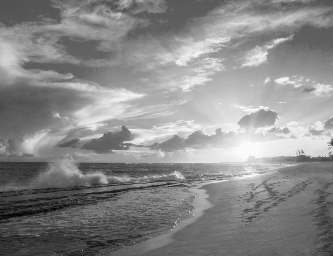 Noah Jigsaw Puzzle Old city of Kronberg im Taunus, Hessen, Germany in black white 1000 pieces