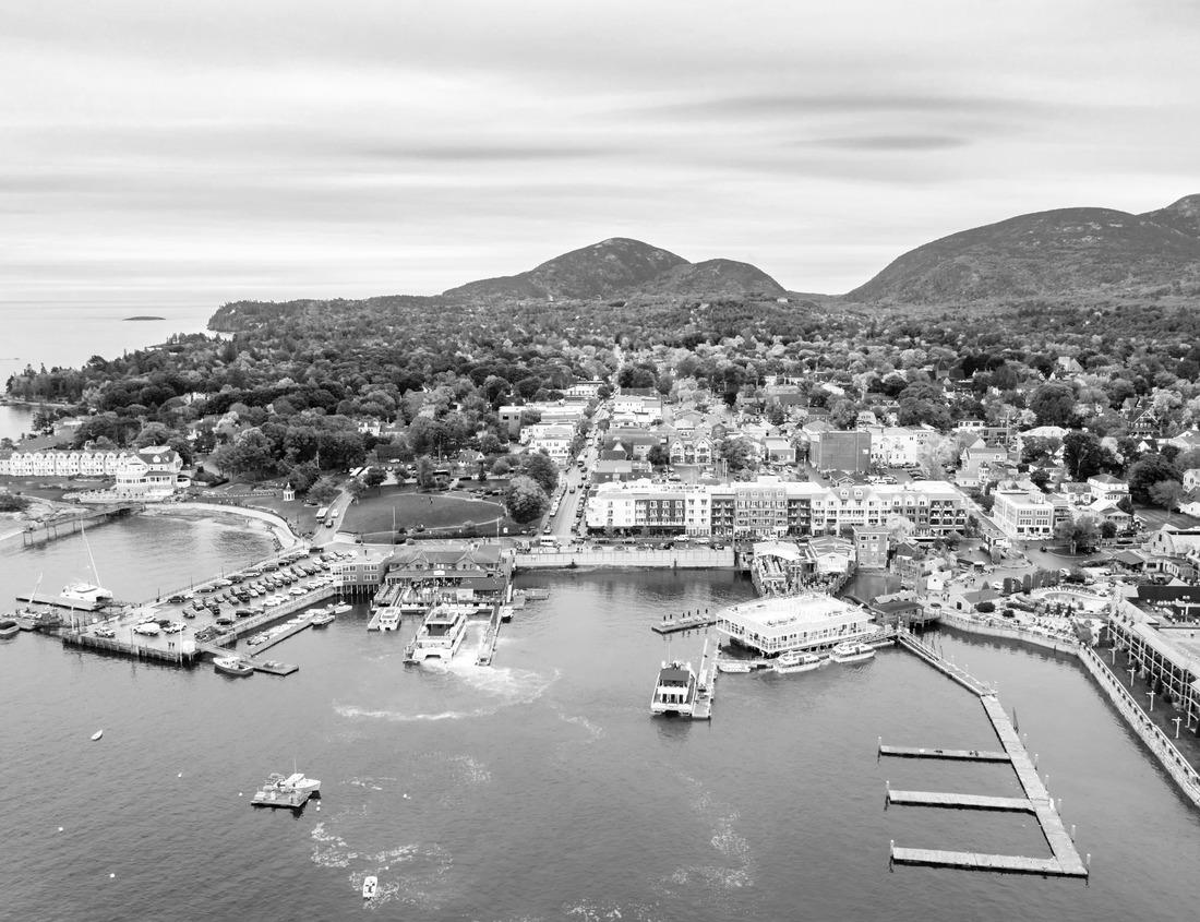 Noah Jigsaw Puzzle Old city of Königstein im Taunus, Hessen, Germany in black white 1000 pieces