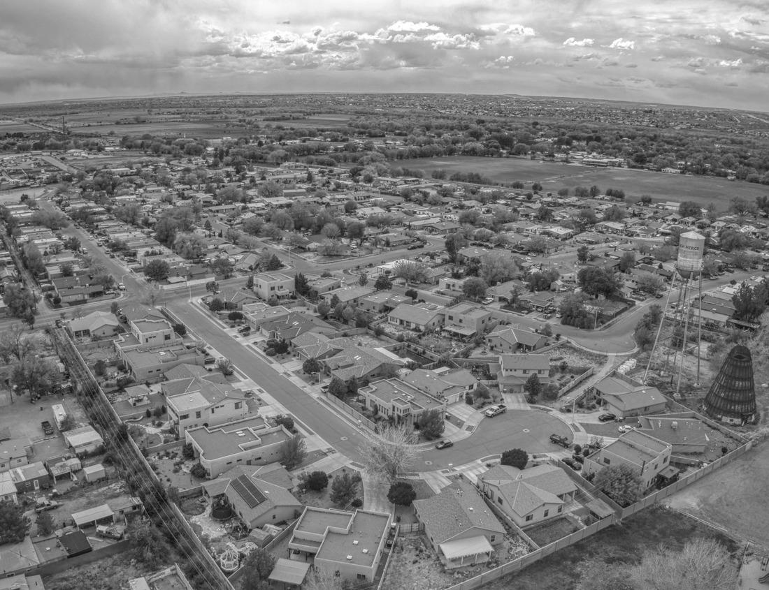 Noah Jigsaw Puzzle Shima Onsen, Gunma, Japan traditional architecture at dusk in black white 1000 pieces