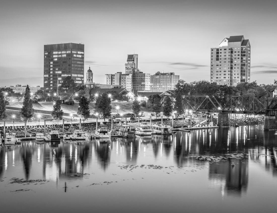 Noah Jigsaw Puzzle Rose Island Lighthouse in Newport, Rhode Island in black white 1000 pieces