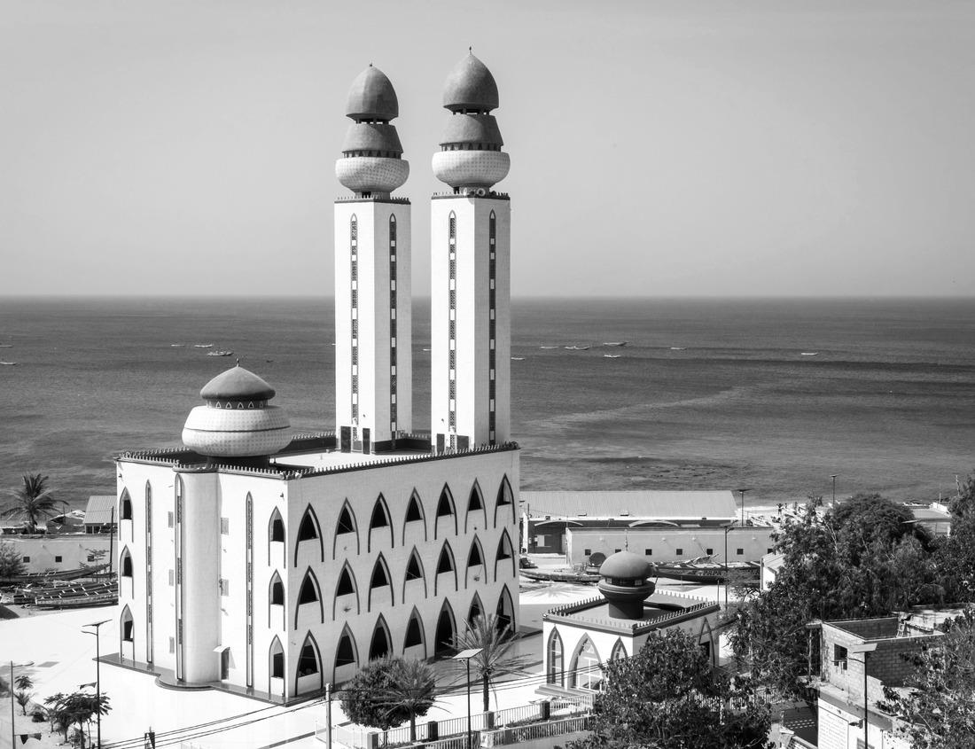 Noah Jigsaw Puzzle Skoura, Morocco. Kasbah Amridil, historical fortified architecture in High Atlas mountains range in black white 1000 pieces