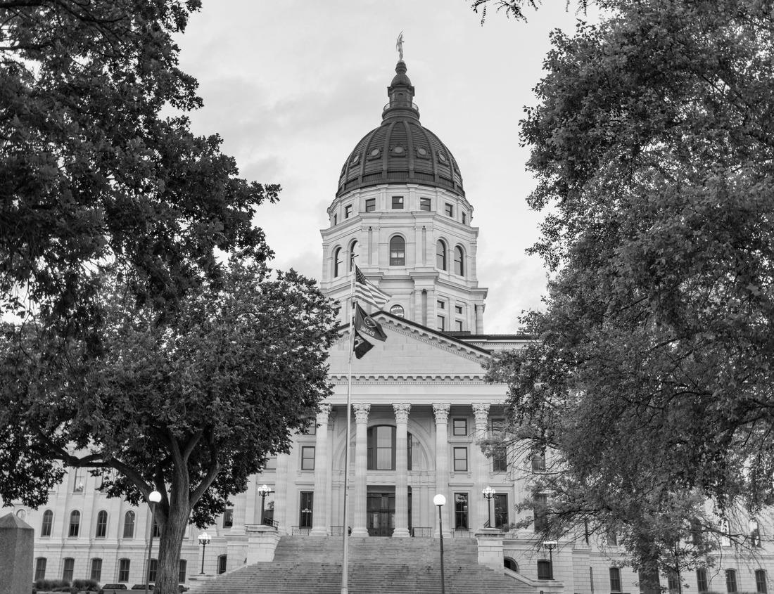 Noah Jigsaw Puzzle Post office in downtown Fort Worth - Texas, USA in black white 1000 pieces