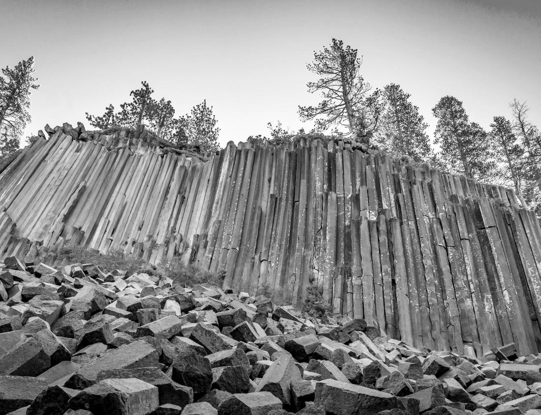 Noah Jigsaw Puzzle Ifrane City, little town in Morocco, heaven in middle of Atlas in black white 1000 pieces