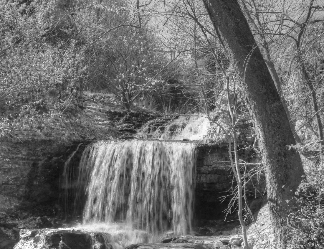 Noah Jigsaw Puzzle aerial view of Lynn City Hall at 3 City Hall Square in historic downtown Lynn, Massachusetts MA, USA in black white 1000 pieces