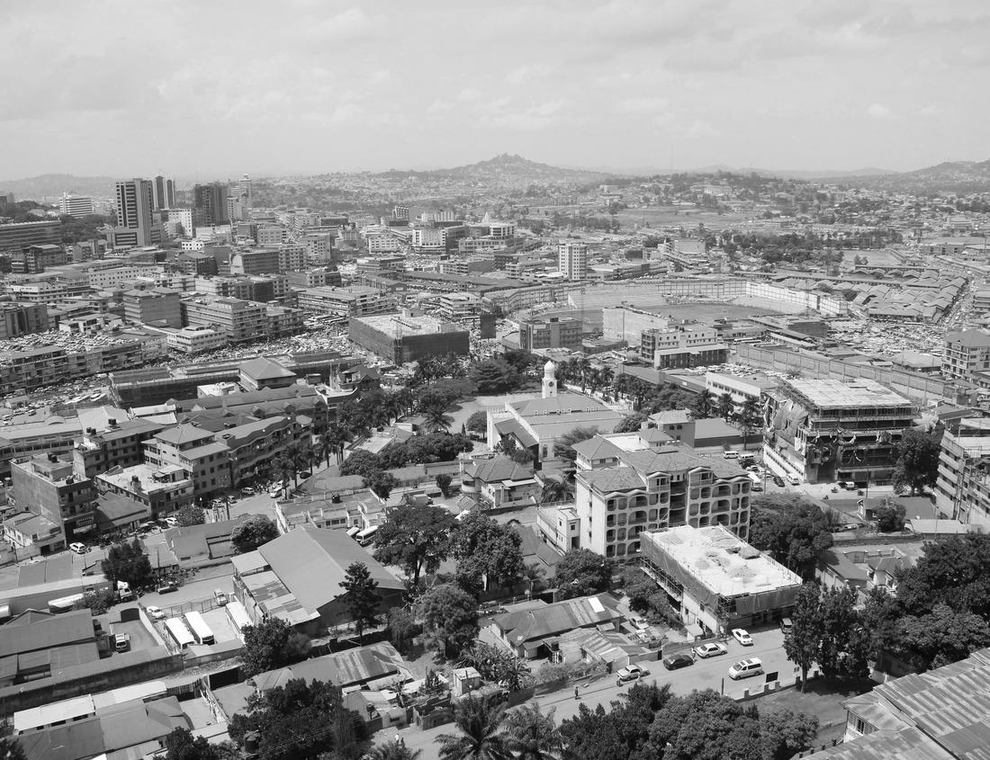 Noah Jigsaw Puzzle View over the old city of Gordes, France in black white 1000 pieces