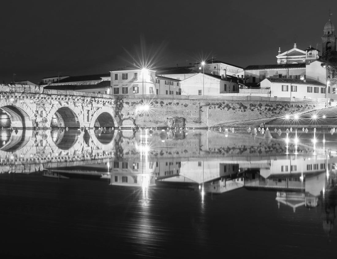 Noah Jigsaw Puzzle General view of the Merzouga hotels district - Merzouga, Sahara, Morocco in black white 1000 pieces