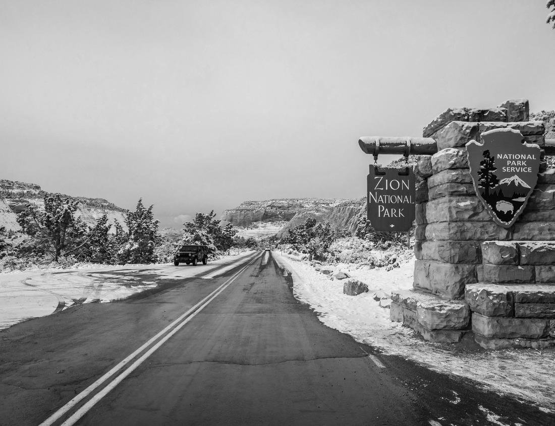 Noah Jigsaw Puzzle Virgin River. Pa'rus Trail. Zion National Park, Springdale, Utah, USA in black white 1000 pieces