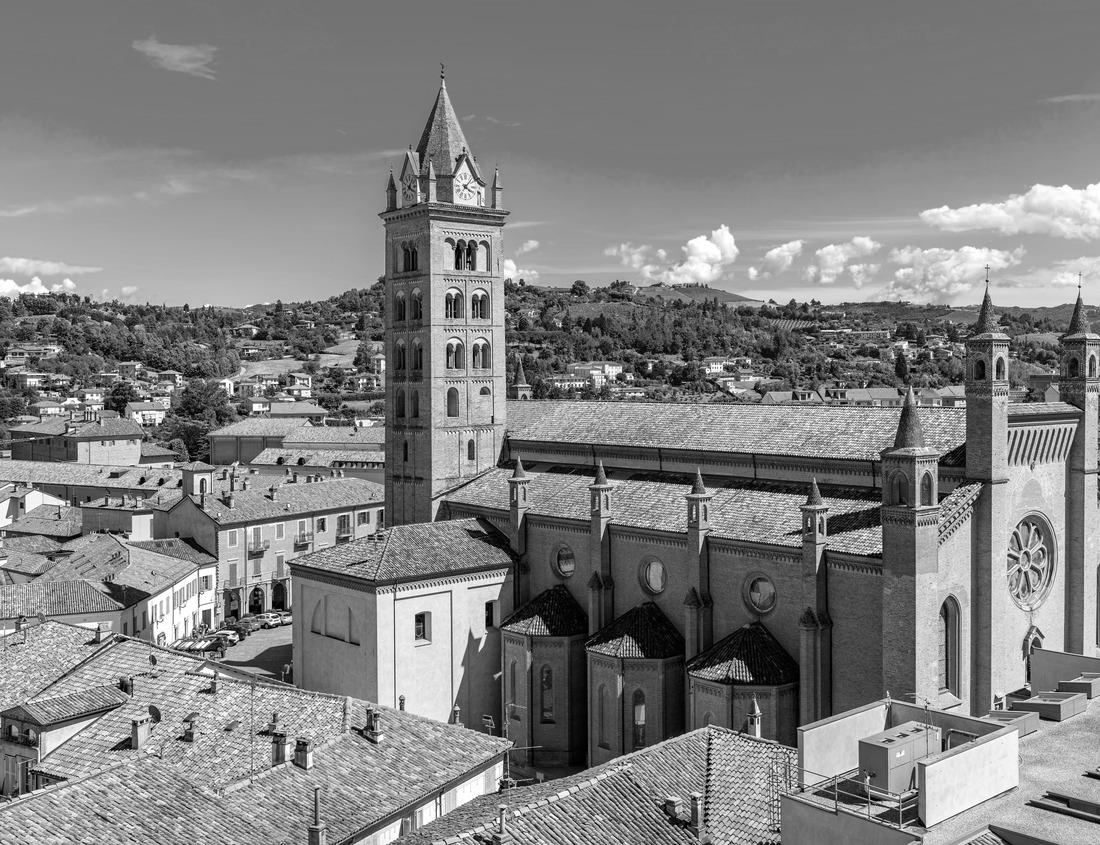 Noah Jigsaw Puzzle London cityscape with Houses of Parliament and Big Ben tower, UK in black white 1000 pieces