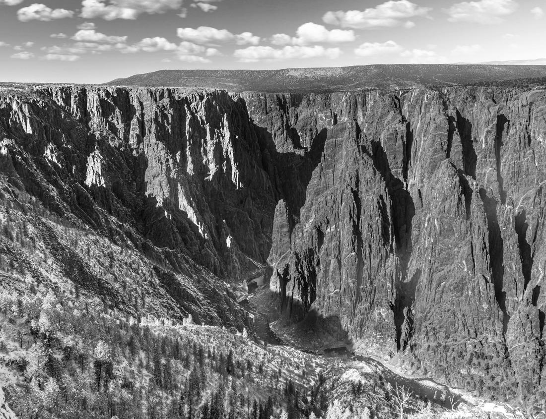 Noah Jigsaw Puzzle Business skyscrapers in the Financial District, Toronto Downtown in black white 1000 pieces