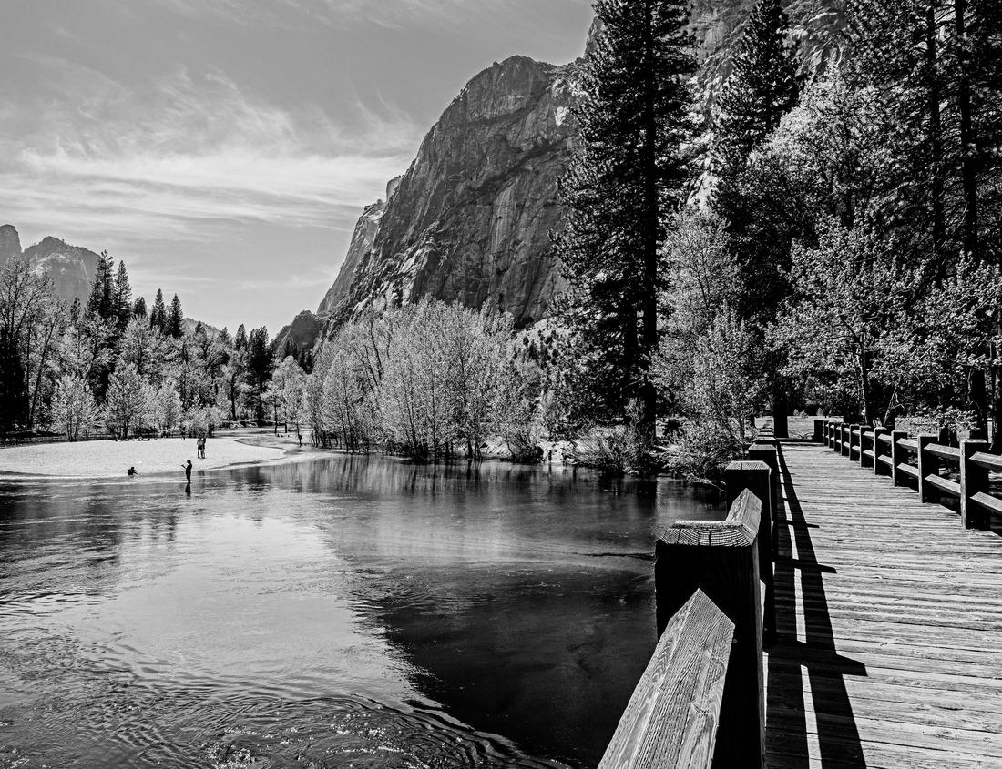 Noah Jigsaw Puzzle Hiking Trail at Smith Rock State Park in Deschutes County, Oregon in black white 1000 pieces