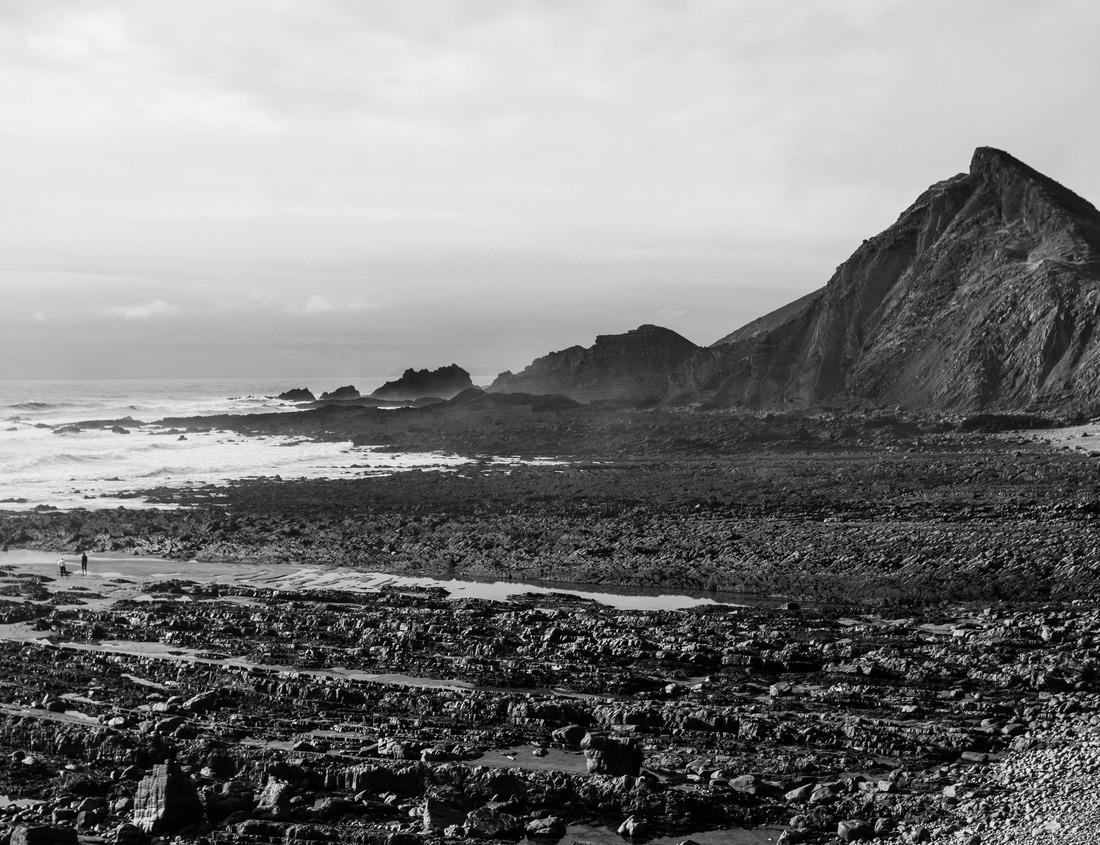 Noah Jigsaw Puzzle Udo Shrine in Miyazaki Prefecture, Japan along the beautiful cliffside coast in black white 1000 pieces