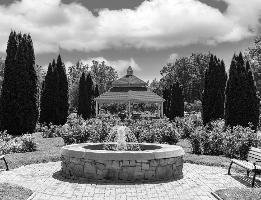 Noah Jigsaw Puzzle Waterfront of Sydney city CBD architecture landmarks on shores of Sydney Harbour aerial cityscape in black white 1000 pieces