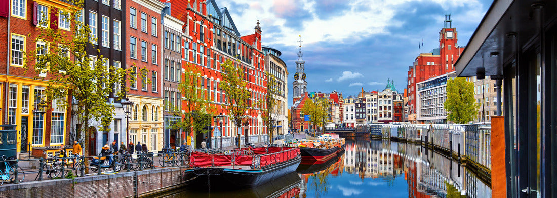 Noah Jigsaw Puzzle The canal in Amsterdam Netherlands houses the river Amstel Landmarks of the old European city spring landscape panorama 1000 pieces