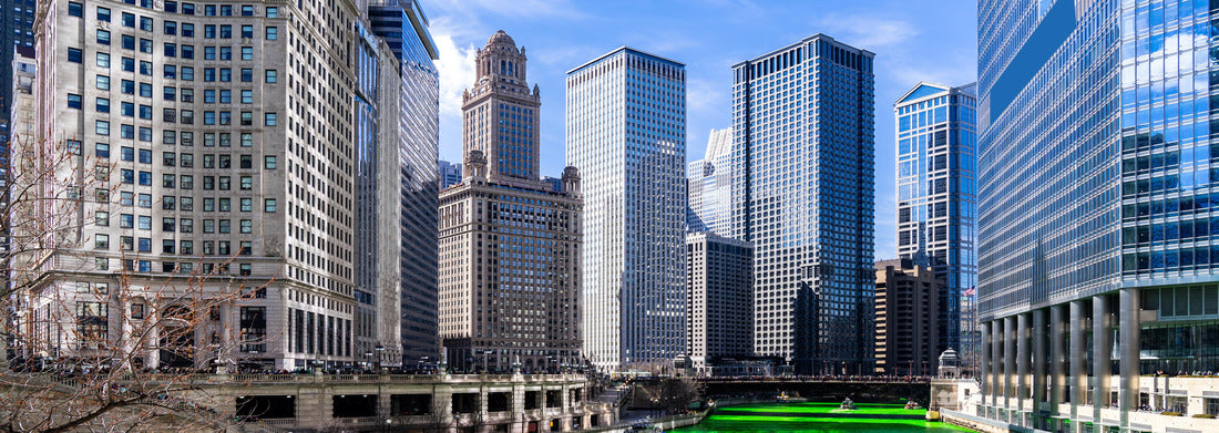 Noah Jigsaw Puzzle Chicago Skylines buildings along the green-tinting Chicago River St. Patrick's Day Festival in Chicago Downtown IL USA panorama 1000 pieces