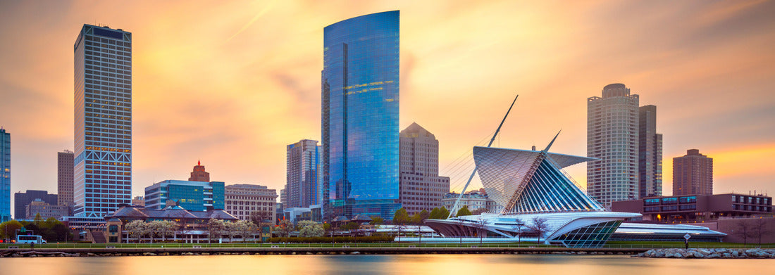 Noah Jigsaw Puzzle Milwaukee, Wisconsin, USA downtown city skyline on Lake Michigan at twilight panorama 1000 pieces