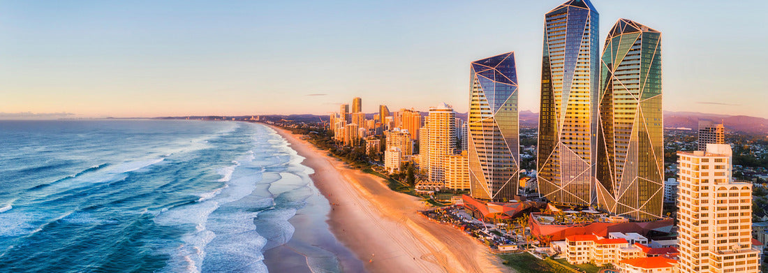 Noah Jigsaw Puzzle Rising sun shining on modern urban towers of Surfers paradise in Australian Gold Coast facing endless waves of Pacific ocean panorama 1000 pieces