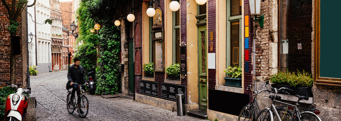 Noah Jigsaw Puzzle Old narrow street in Gent (Gent), Belgium. Architecture and landmark of Gent. Cozy cityscape of Gent panorama 1000 pieces
