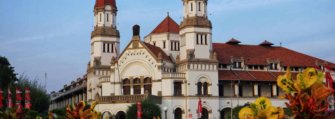 Noah Jigsaw Puzzle The famous colonial building in Semarang, Indonesia called Lawang Sewu panorama 1000 pieces