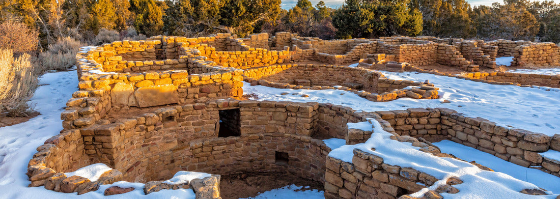 Noah Jigsaw Puzzle Snow surrounds the remains of mesa top Coyote Village on Chapin Mesa in Mesa Verde National Park, Colorado panorama 1000 pieces