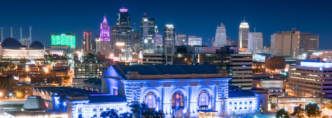 Noah Jigsaw Puzzle Night city skyline of Kansas City, Missouri with Union Station in the foreground panorama 1000 pieces