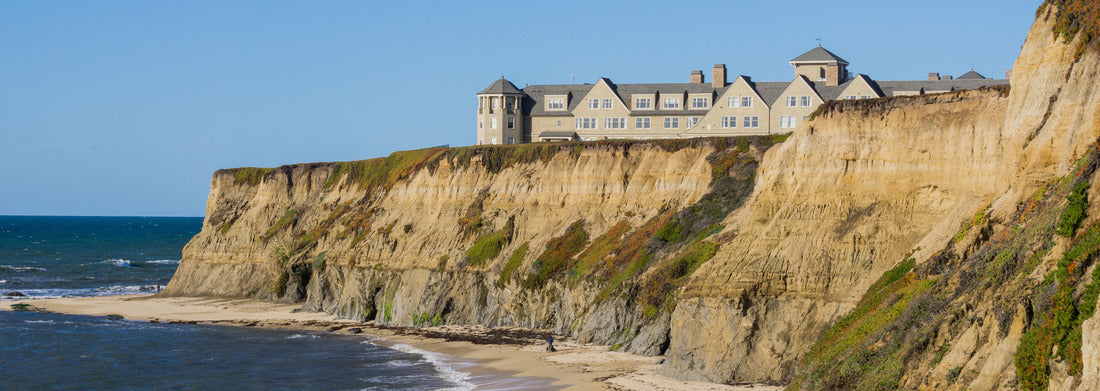 Noah Jigsaw Puzzle Resort on the summit of eroded cliffs and sandy beach, Pacific Ocean, Half Moon Bay, California panorama 1000 pieces