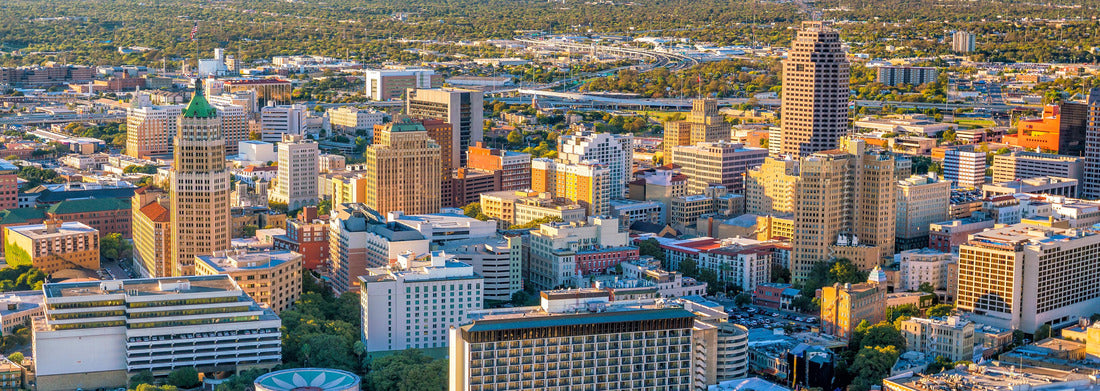 Top view of downtown San Antonio in Texas USA 1000pc Panoramic Puzzle