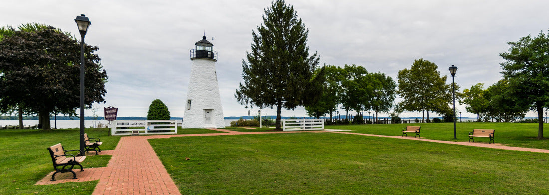 Warmer day of the cloud in Havre De Grace, Maryland on the Motherboard Walk 1000pc Panoramic Puzzle