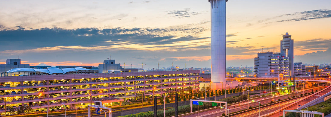 Noah Jigsaw Puzzle Tokyo, Japan at the control tower of Haneda Airport panorama 1000 pieces