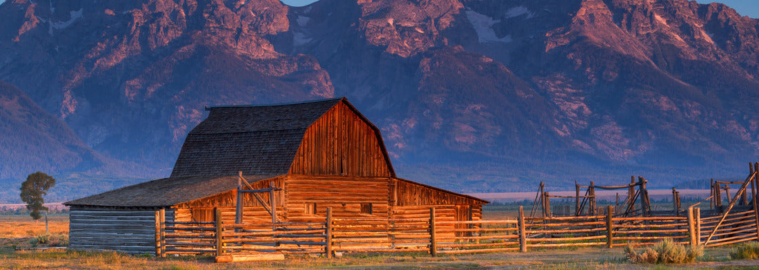 Noah Jigsaw Puzzle Sunrise of historic Moulton Barn in the Grand Teton National Park, Wyoming, USA panorama 1000 pieces
