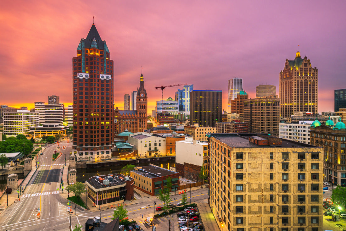 Noah Jigsaw Puzzle Milwaukee, WIsconsin, USA downtown skyline at dusk 2000 pieces