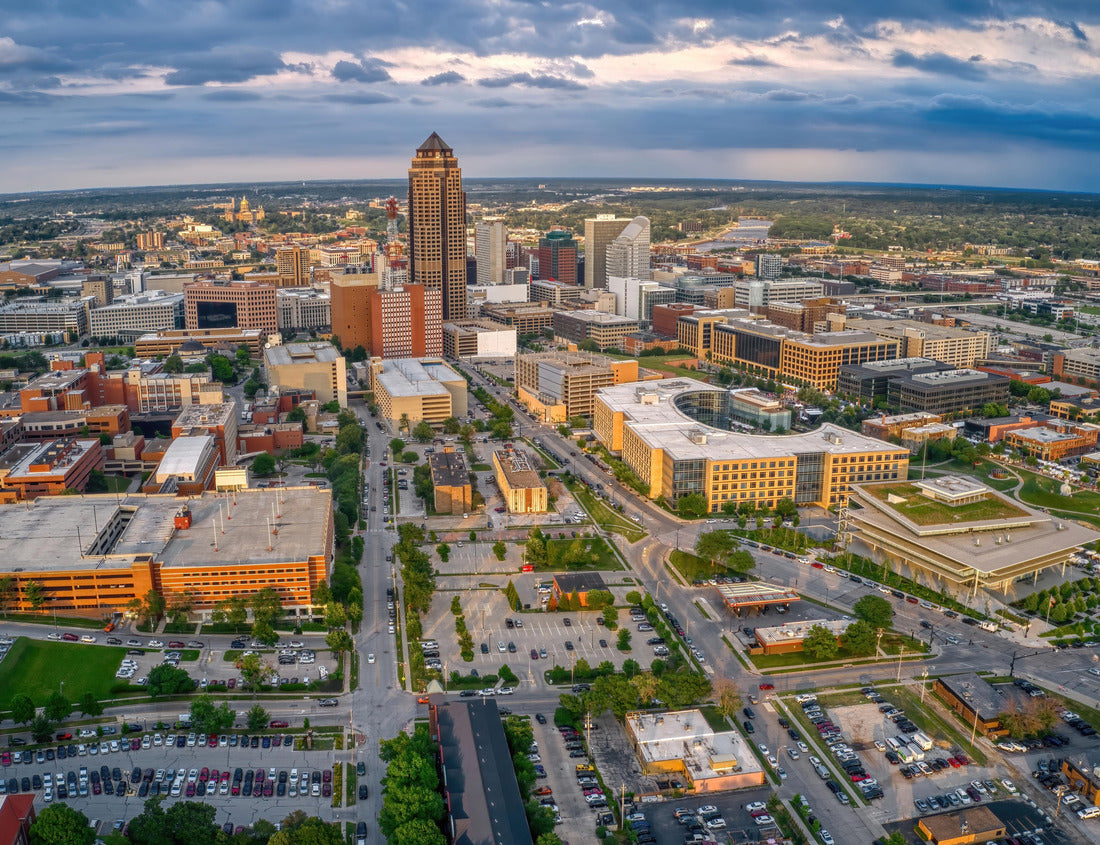 Noah Jigsaw Puzzle Des Moines, Iowa Skyline facing West 1000 pieces