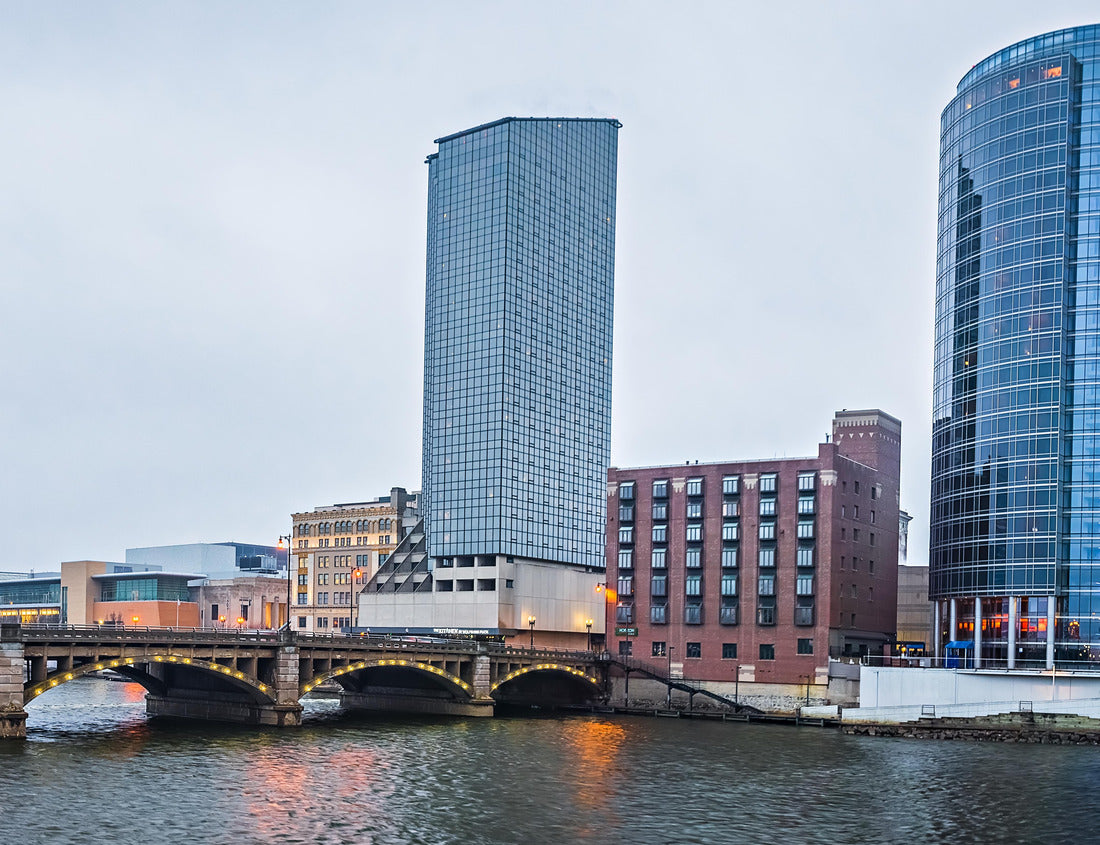 Noah Jigsaw Puzzle Grand Rapids Michigan city skyline and street scenes 1000 pieces