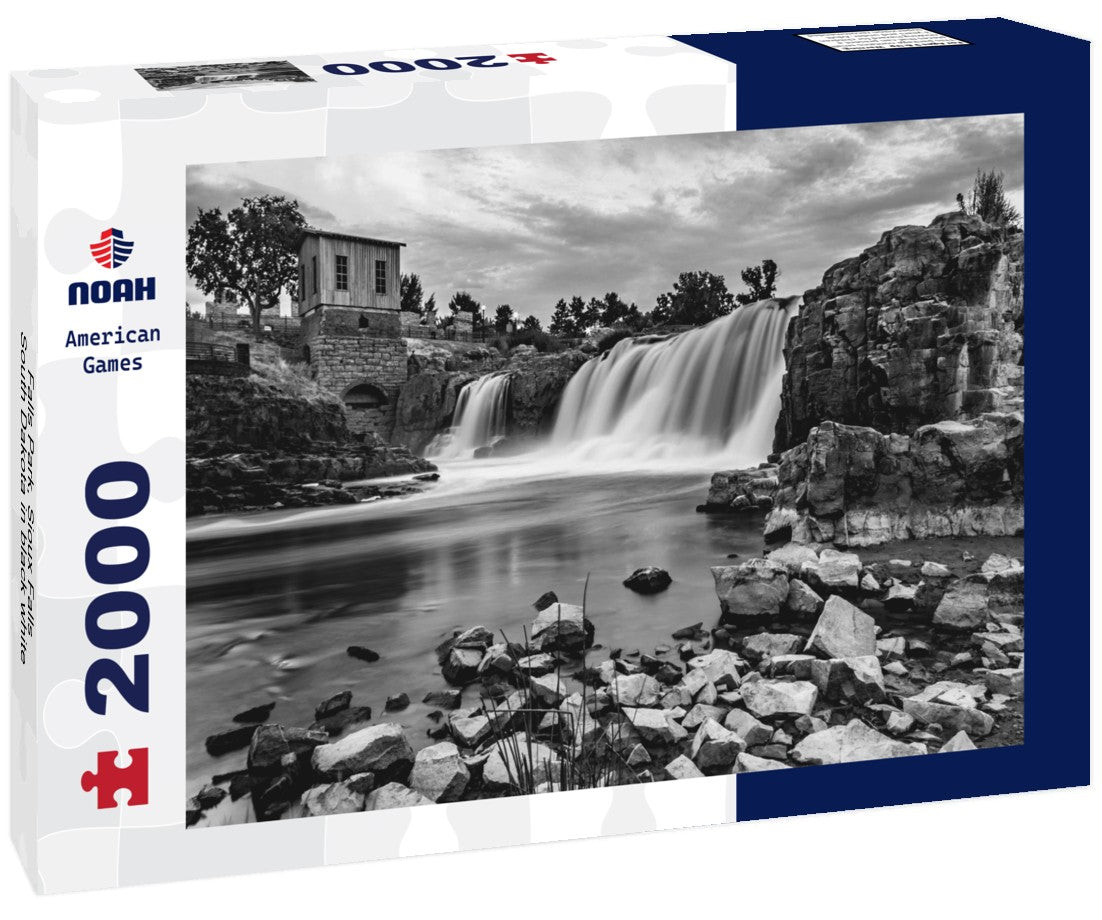 Falls Park, Sioux Falls, South Dakota 2000pc PuzzleBlack and White