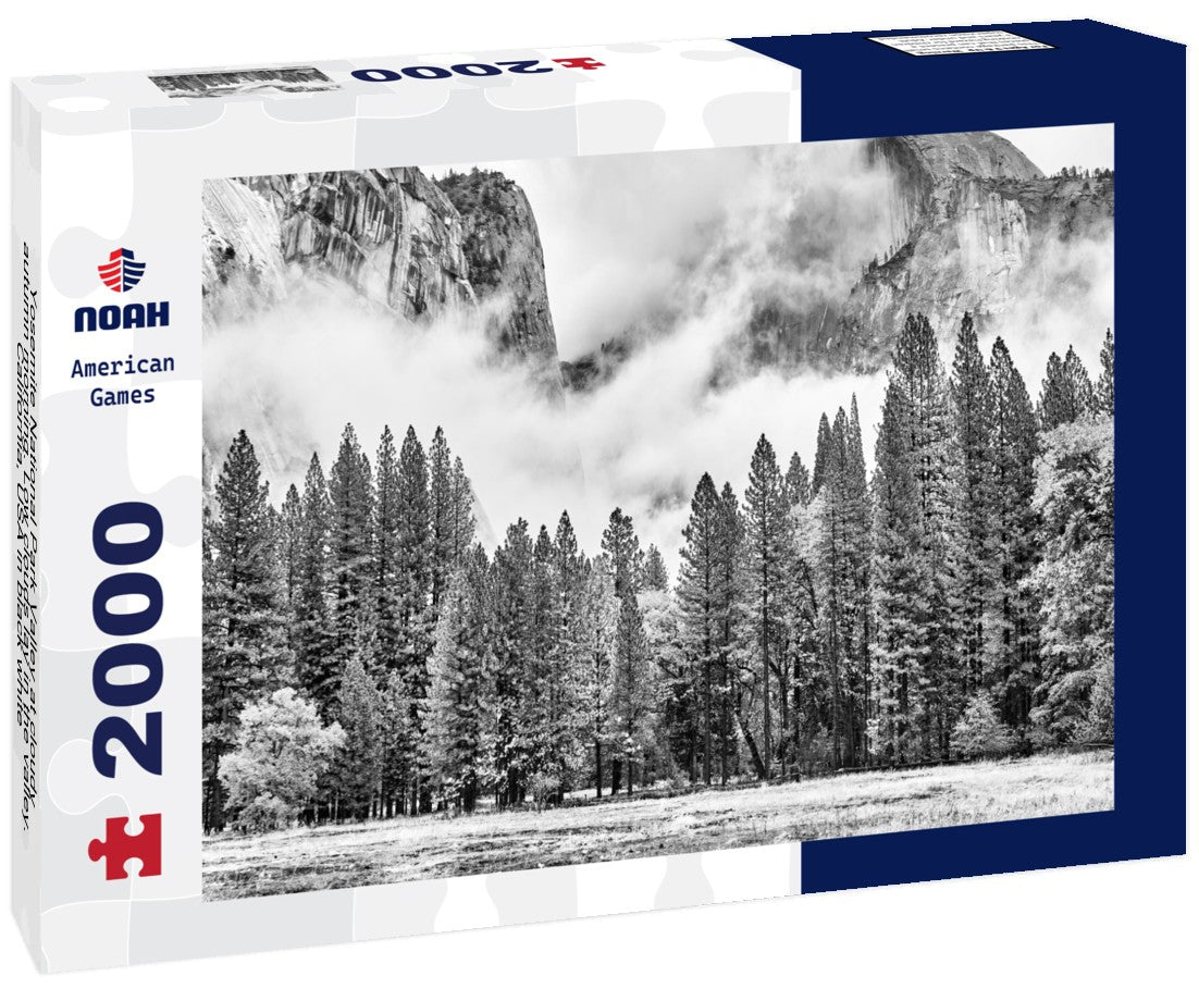 Yosemite National Park Valley at cloudy autumn morning. Low clouds lay in the valley. California, USA 2000pc PuzzleBlack and White