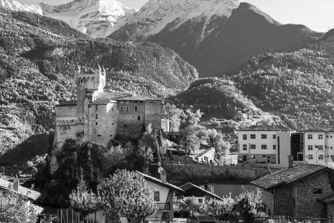 Impressive Alpine landscape, beautiful castle in Valle d'Aosta, northern Italy 2000pc PuzzleBlack and White