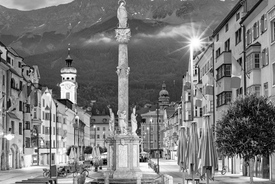 Innsbruck Old town in the Alps, Tyrol, Austria 2000pc PuzzleBlack and White