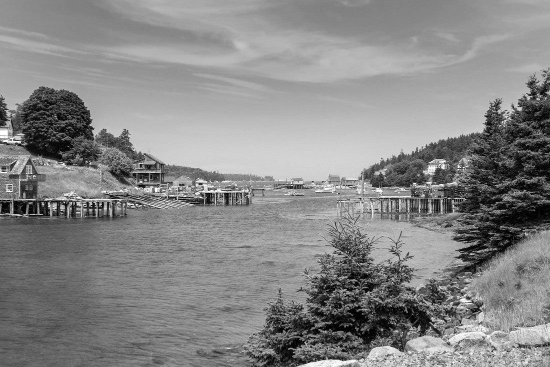 Lobster Fishing Village of Frenchboro, Maine 2000pc PuzzleBlack and White