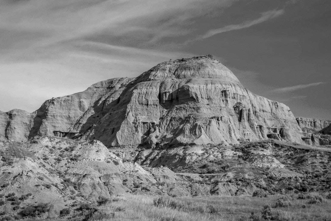 Noah Jigsaw Puzzle Maah Daah Hey Trail in Theodore Roosevelt National Park in North Dakota in black white 2000 pieces