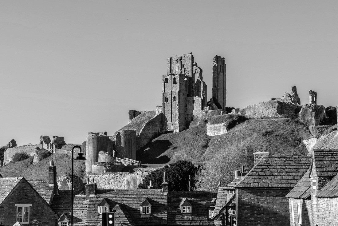 old Corfe Castle 2000pc PuzzleBlack and White