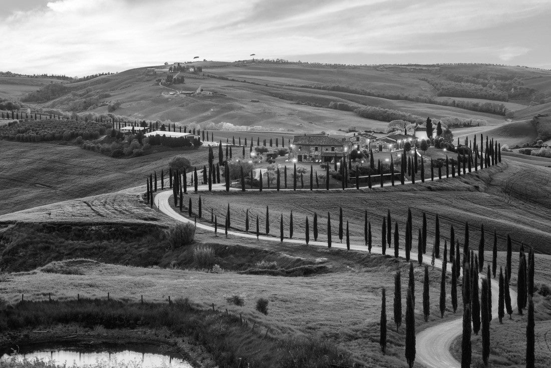 Noah Jigsaw Puzzle Tuscany, Crete Senesi landscape of sunsets. Farm in the countryside, cypress trees, green field, sunlight and clouds. Italy in black white 2000 pieces