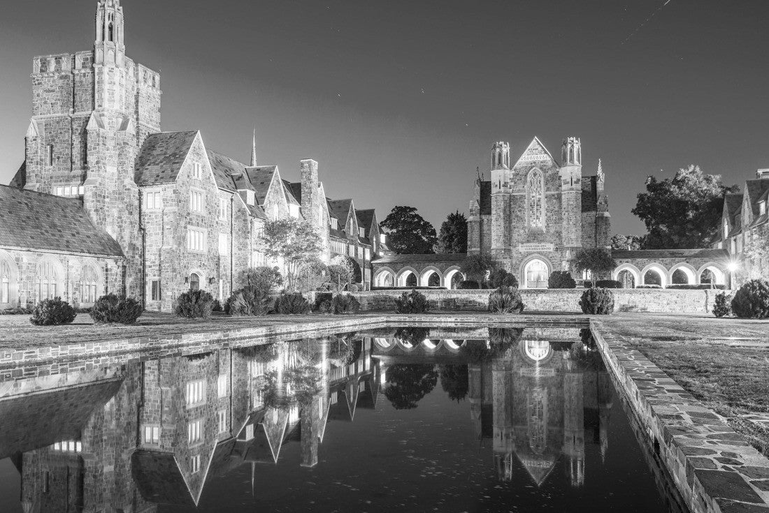 Historic campus at twilight in Floyd County, Georgia, USA 2000pc PuzzleBlack and White