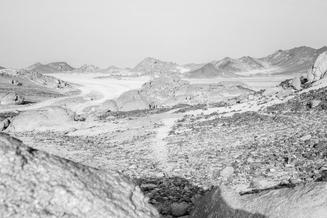 Oriental desert Egypt near Safaga, Africa 2000pc PuzzleBlack and White