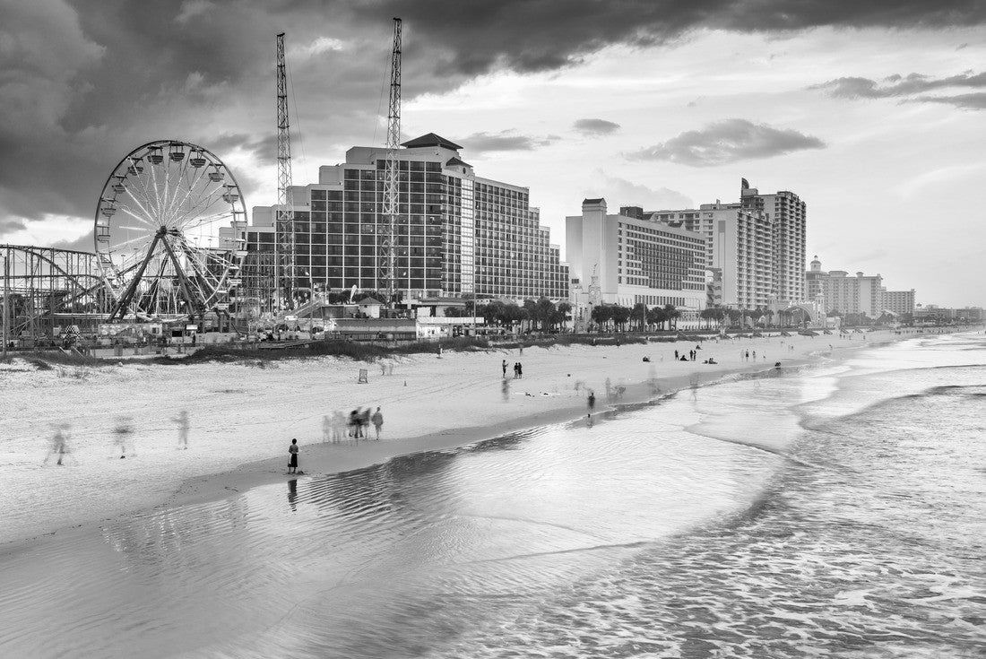 Daytona Beach, Florida, USA beachfront skyline at dusk 2000pc PuzzleBlack and White