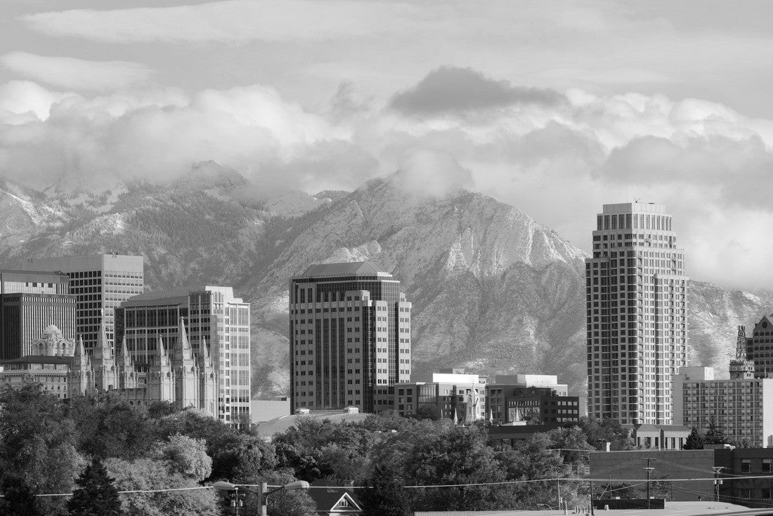 Noah Jigsaw Puzzle Downtown city skyline of Salt Lake City, Utah, the Wasatch mountains in the background in autumn in black white 2000 pieces